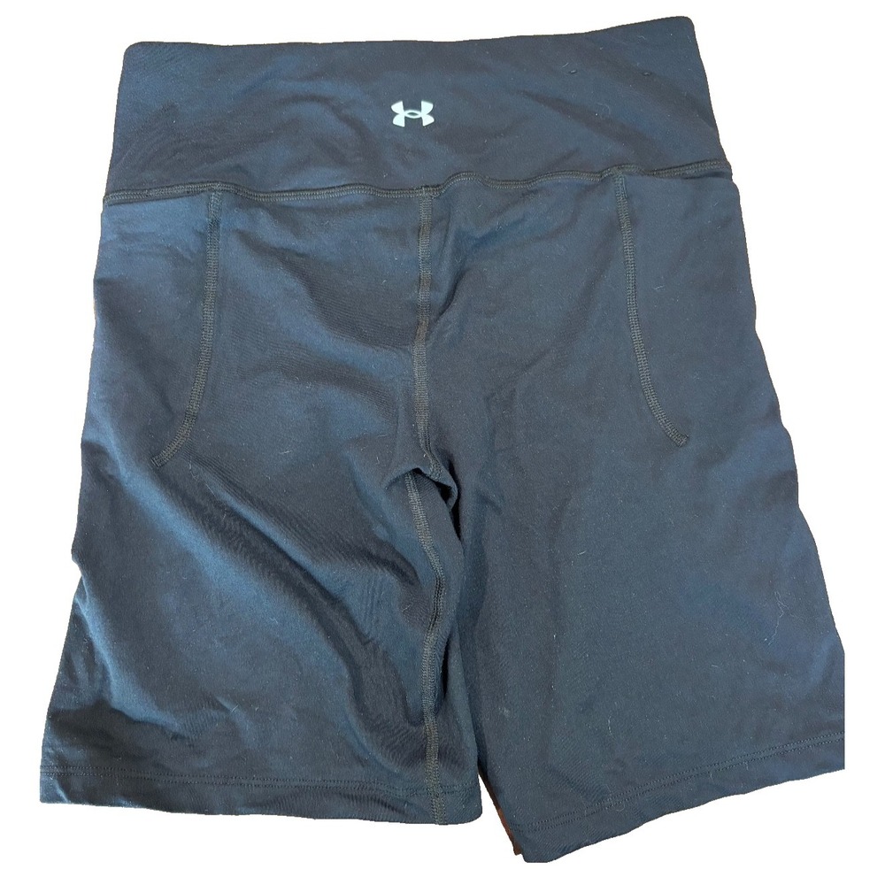 Under Armour womens'‎ 8" sz medium high rise tech shorts side pockets, biking
